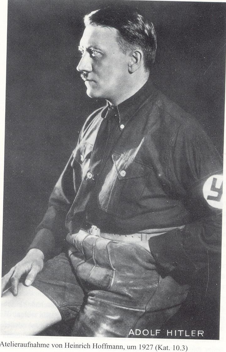 Adolf Hitler in Lederhose 1927